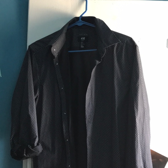 Men’s Medium Black and white polka dot button up. - Picture 2 of 3